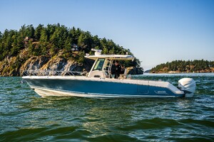 33ft Boston Whaler Yacht For Sale
