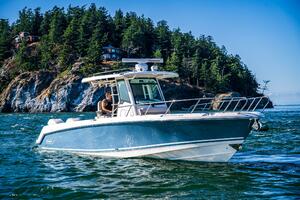 33ft Boston Whaler Yacht For Sale