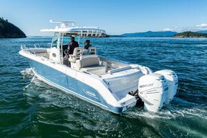 33ft Boston Whaler Yacht For Sale