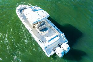 33ft Boston Whaler Yacht For Sale