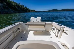 33ft Boston Whaler Yacht For Sale