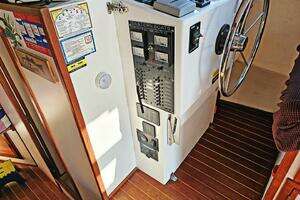 2010 Eastern Casco Bay 35 Flybridge thumbnail 10