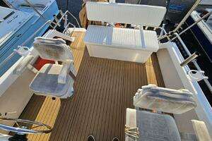 2010 Eastern Casco Bay 35 Flybridge thumbnail 23