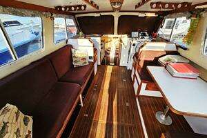 2010 Eastern Casco Bay 35 Flybridge thumbnail 3