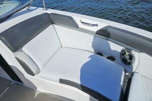 27ft Regal Yacht For Sale