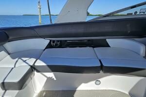 27ft Regal Yacht For Sale