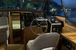 38ft Bayliner Yacht For Sale