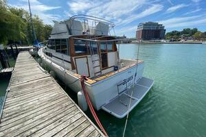 38ft Bayliner Yacht For Sale