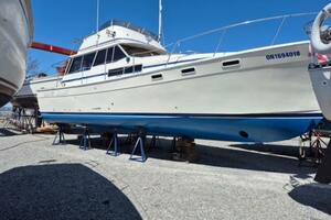 38ft Bayliner Yacht For Sale