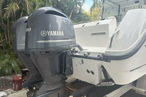 28ft Boston Whaler Yacht For Sale