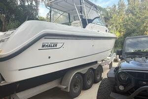 28ft Boston Whaler Yacht For Sale