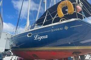 2002 Jeanneau 45.2 thumbnail 1