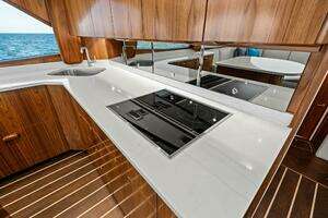 2025 Viking 58 Convertible thumbnail 12