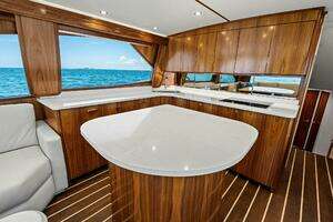 2025 Viking 58 Convertible thumbnail 10