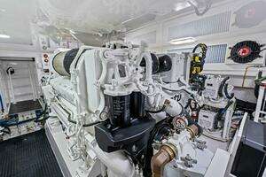 2025 Viking 58 Convertible thumbnail 50
