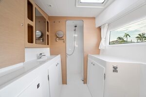2017-lagoon-42-sail-9886474-20250729062946811-1.jpg
