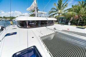 2017-lagoon-42-sail-9886474-20250729063032534-1.jpg