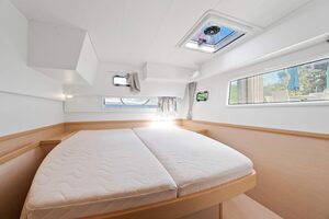 2017-lagoon-42-sail-9886474-20250729062952916-1.jpg