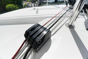 2017-lagoon-42-sail-9886474-20250729063023091-1.jpg