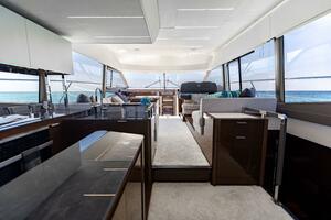 2019 Prestige 590 Fly 'New Heart' - Galley 