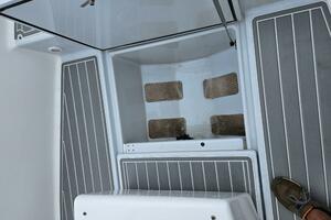 24ft Topaz Yacht For Sale