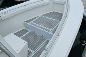 24ft Topaz Yacht For Sale