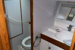 1999 Jeanneau 36.2 Sun Odyssey thumbnail 27