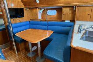 1999 Jeanneau 36.2 Sun Odyssey thumbnail 20