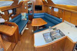1999 Jeanneau 36.2 Sun Odyssey thumbnail 16