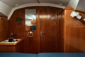 fwd stateroom looking aft 