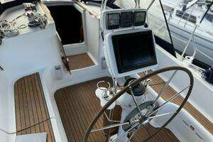 1999 Jeanneau 36.2 Sun Odyssey thumbnail 8