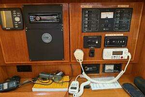 1999 Jeanneau 36.2 Sun Odyssey thumbnail 18