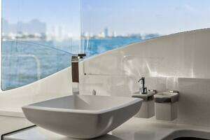2025 Galeon 50 FLY thumbnail 38
