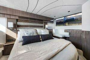 2025 Galeon 50 FLY thumbnail 25