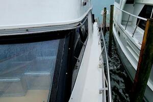 Still Waters 45ft Carver Yacht For Sale