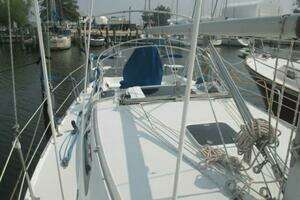 1999 Catalina 36 MKII thumbnail 5