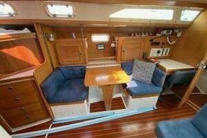 1999 Catalina 36 MKII thumbnail 20