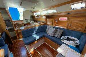 1999 Catalina 36 MKII thumbnail 19