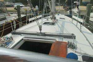 1999 Catalina 36 MKII thumbnail 16