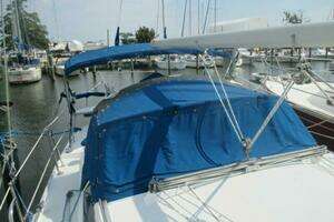 1999 Catalina 36 MKII thumbnail 7