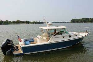 BONHEUR 2020 Hunt Yachts Surfhunter 32 Yacht For Sale in Oxford MD