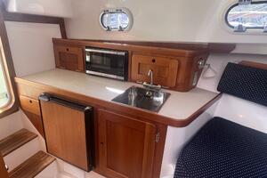 Beyond The Sea 29ft Hunt Yacht For Sale