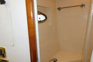 2002 Carver 570 Voyager Pilothouse thumbnail 32