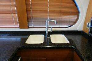 2002 Carver 570 Voyager Pilothouse thumbnail 17