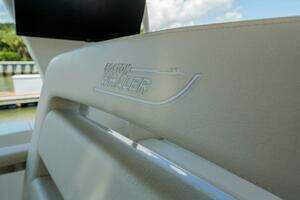 2022 Boston Whaler 380 Realm thumbnail 30