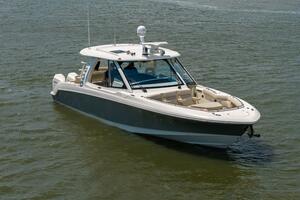 Boston Whaler 380 Realm- Profile 