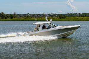 2022 Boston Whaler 380 Realm thumbnail 43