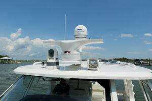 2022 Boston Whaler 380 Realm thumbnail 13
