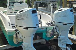 24ft Twin Vee Yacht For Sale