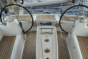 2012 Beneteau 43 thumbnail 32